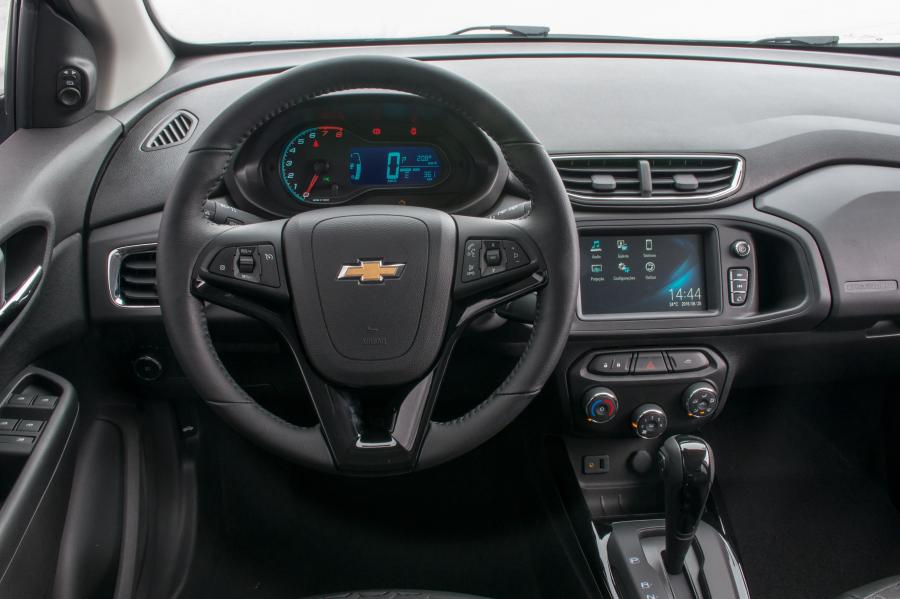 Панель приборов Chevrolet Onix 2016 года  (фото 6 из 30)
